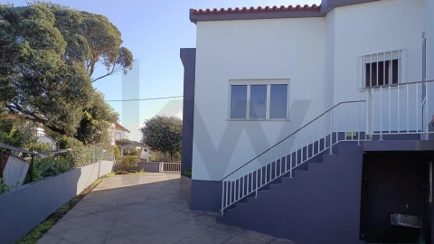 Moradia T3 para Venda em Porto Martins
