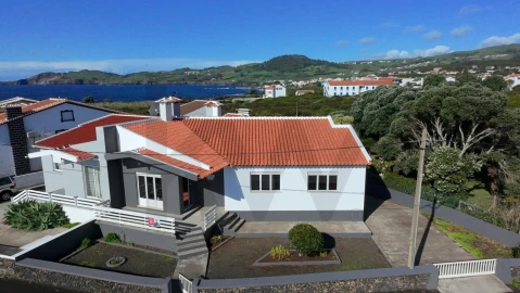 Moradia T3 para Venda em Porto Martins