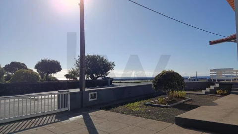 Moradia T3 para Venda em Porto Martins
