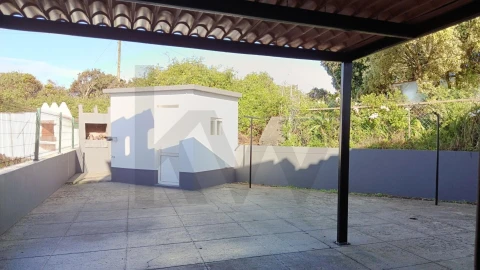Moradia T3 para Venda em Porto Martins