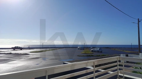 Moradia T3 para Venda em Porto Martins