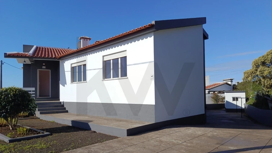 Moradia T3 para Venda em Porto Martins Foto 26