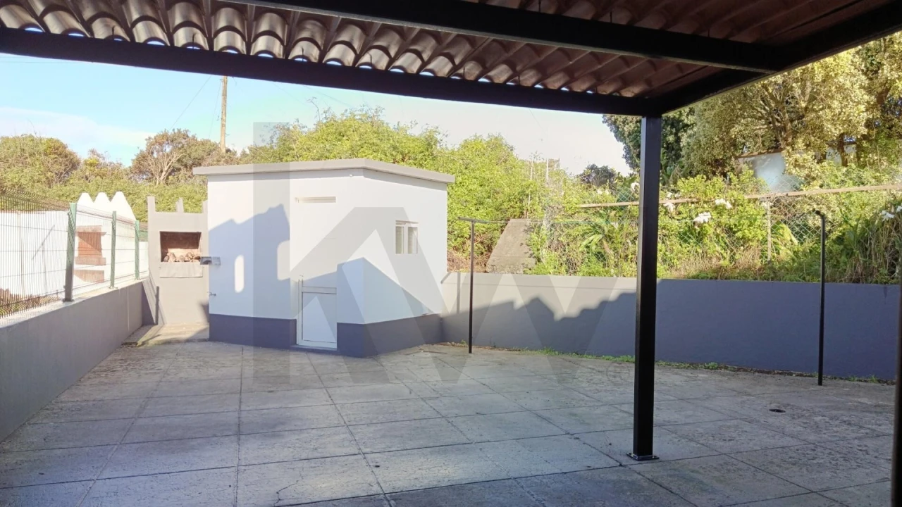Moradia T3 para Venda em Porto Martins Foto 33