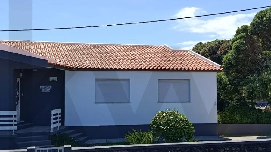 Moradia T3 para Venda em Porto Martins