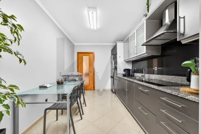 Apartamento T2 para Venda em Caniço
