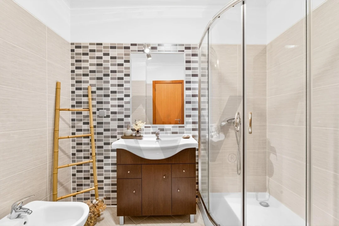 Apartamento T2 para Venda em Caniço Foto 21