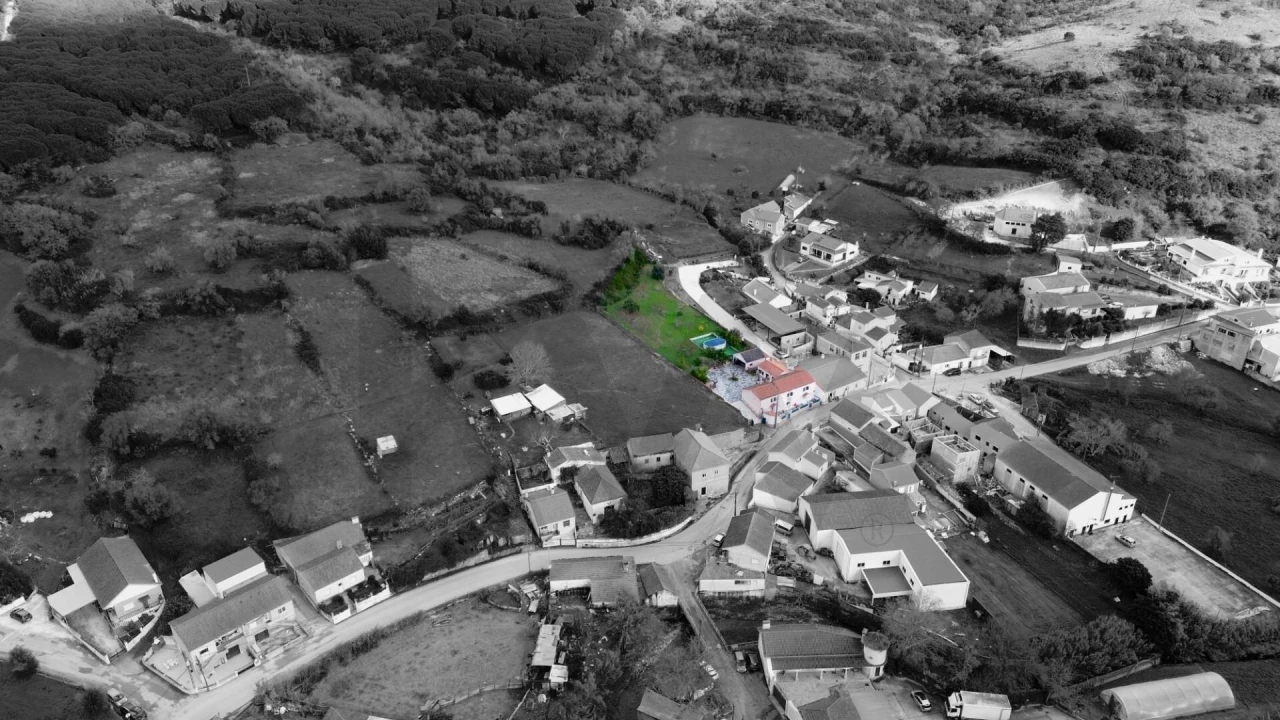 Moradia T4 para Venda em Arranho Foto 31
