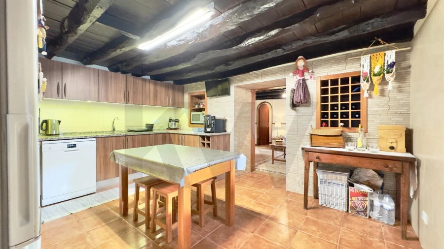 Moradia T4 para Venda em Arranho Foto 5