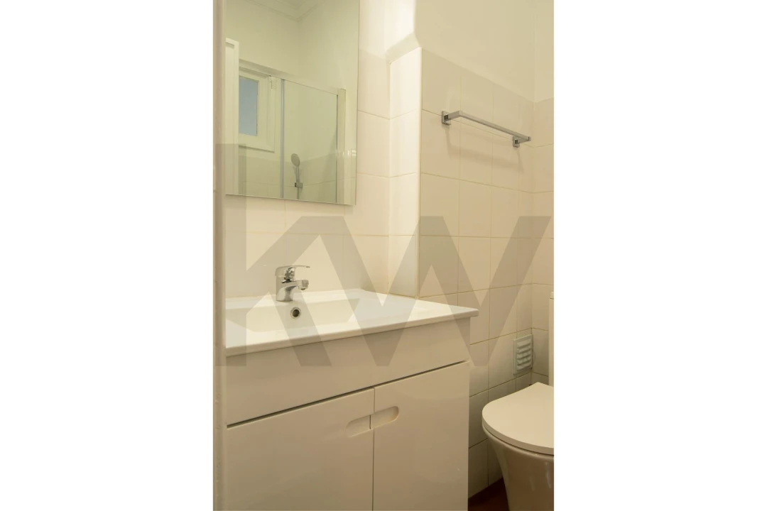 Apartamento T1 para Arrendamento em Santa Clara Foto 8