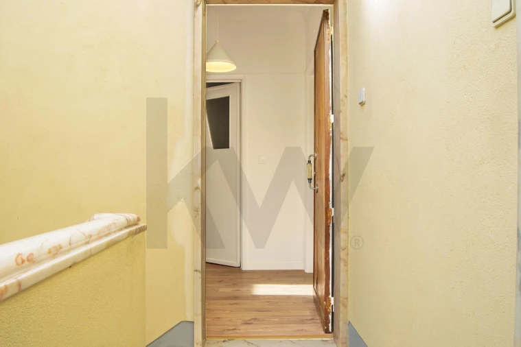 Apartamento T1 para Arrendamento em Santa Clara Foto 2