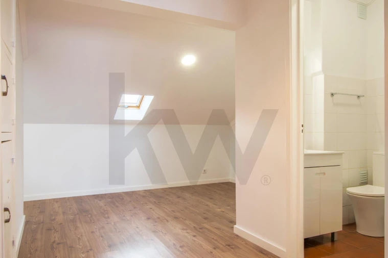 Apartamento T1 para Arrendamento em Santa Clara Foto 5