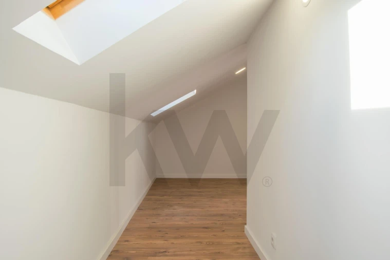 Apartamento T1 para Arrendamento em Santa Clara Foto 7