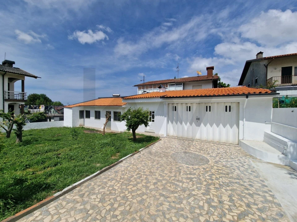 Terreno para Venda em Arrifana Foto 1