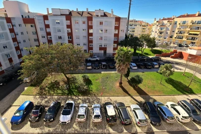 Apartamento T3 para Arrendamento em São Domingos de Rana