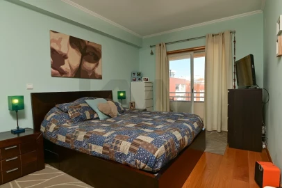 Apartamento T3 para Arrendamento em São Domingos de Rana