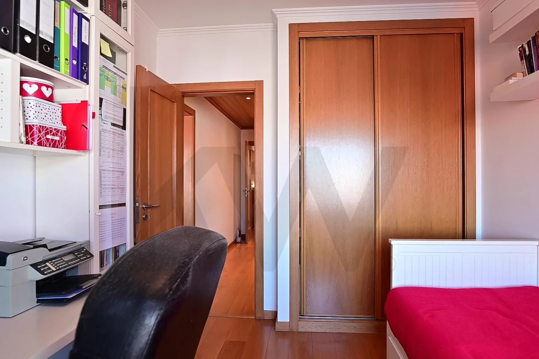 Apartamento T3 para Arrendamento em São Domingos de Rana Foto 13