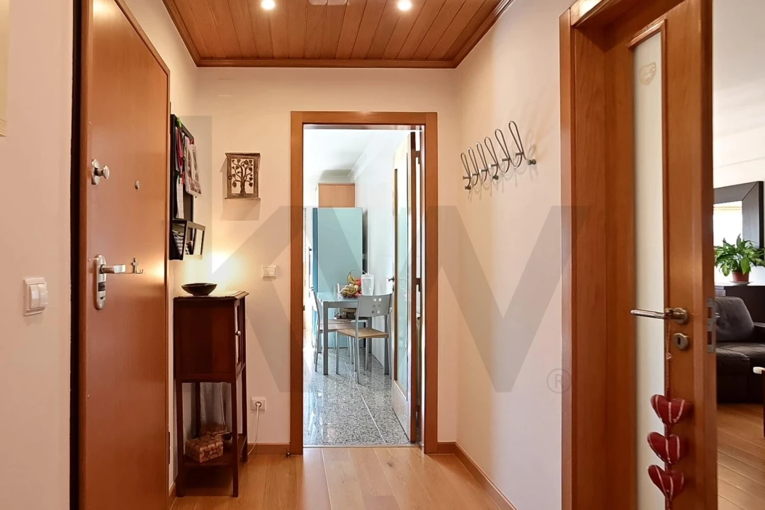 Apartamento T3 para Arrendamento em São Domingos de Rana Foto 7