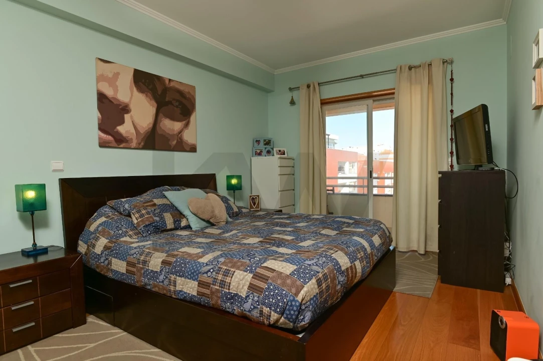 Apartamento T3 para Arrendamento em São Domingos de Rana Foto 9