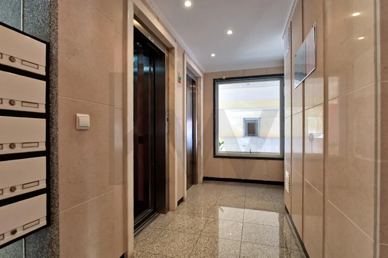 Apartamento T3 para Arrendamento em São Domingos de Rana Foto 17