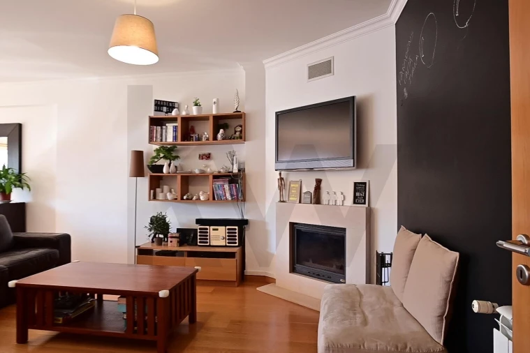 Apartamento T3 para Arrendamento em São Domingos de Rana Foto 4