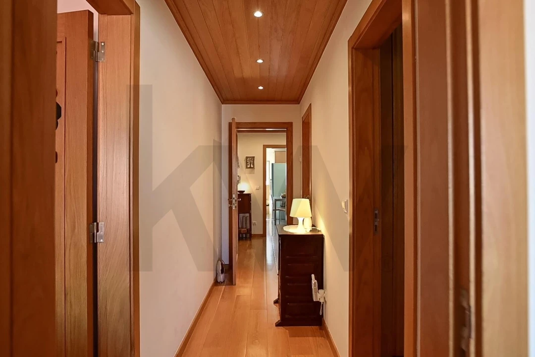 Apartamento T3 para Arrendamento em São Domingos de Rana Foto 5