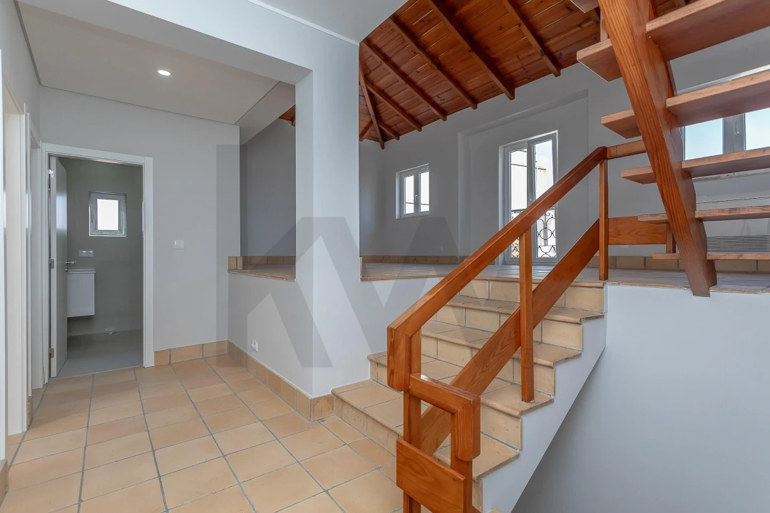Apartamento T3 para Venda em Almada, Cova da Piedade, Pragal e Cacilhas Foto 9