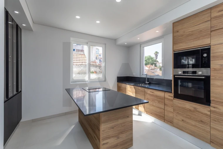 Apartamento T3 para Venda em Almada, Cova da Piedade, Pragal e Cacilhas Foto 2