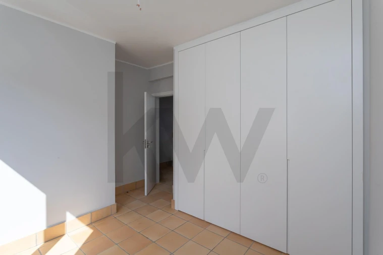 Apartamento T3 para Venda em Almada, Cova da Piedade, Pragal e Cacilhas Foto 8