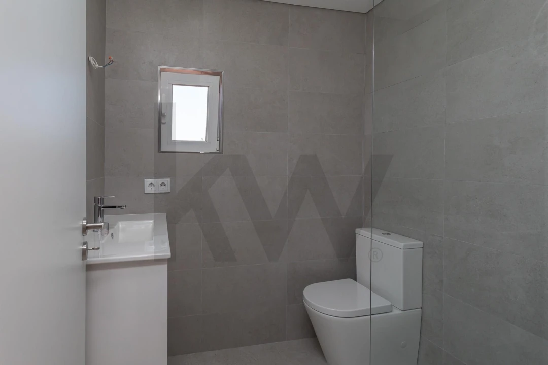 Apartamento T3 para Venda em Almada, Cova da Piedade, Pragal e Cacilhas Foto 28