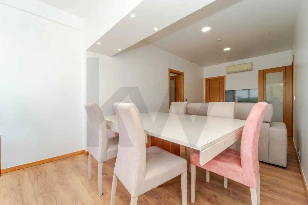 Apartamento T2 para Venda em Santo Antonio dos Olivais Foto 8