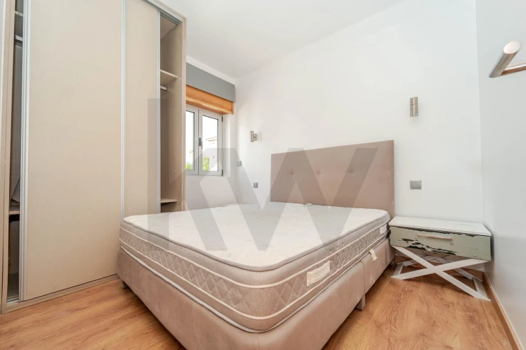 Apartamento T2 para Venda em Santo Antonio dos Olivais Foto 14