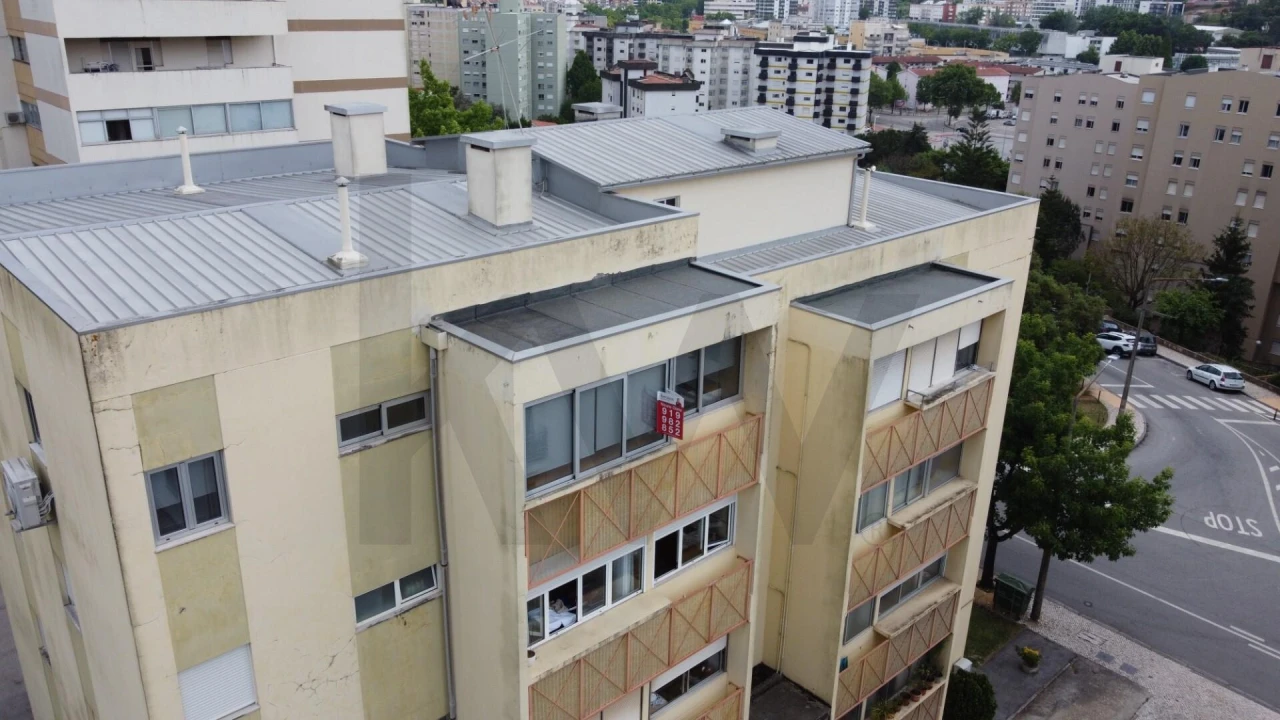 Apartamento T2 para Venda em Santo Antonio dos Olivais Foto 20