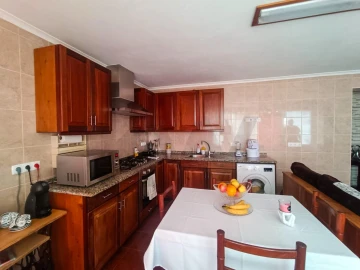 Moradia T6 para Venda em Almagreira