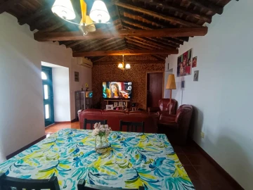 Moradia T6 para Venda em Almagreira