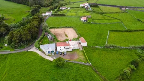 Moradia T6 para Venda em Almagreira