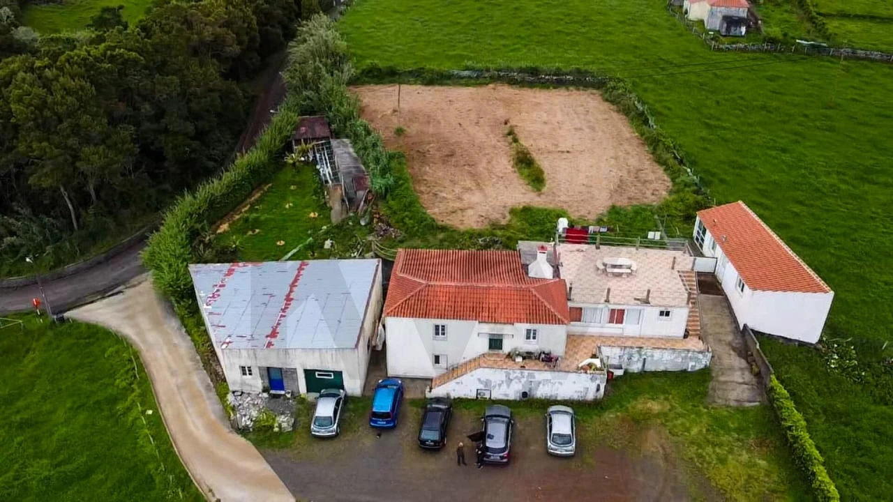 Moradia T6 para Venda em Almagreira Foto 1
