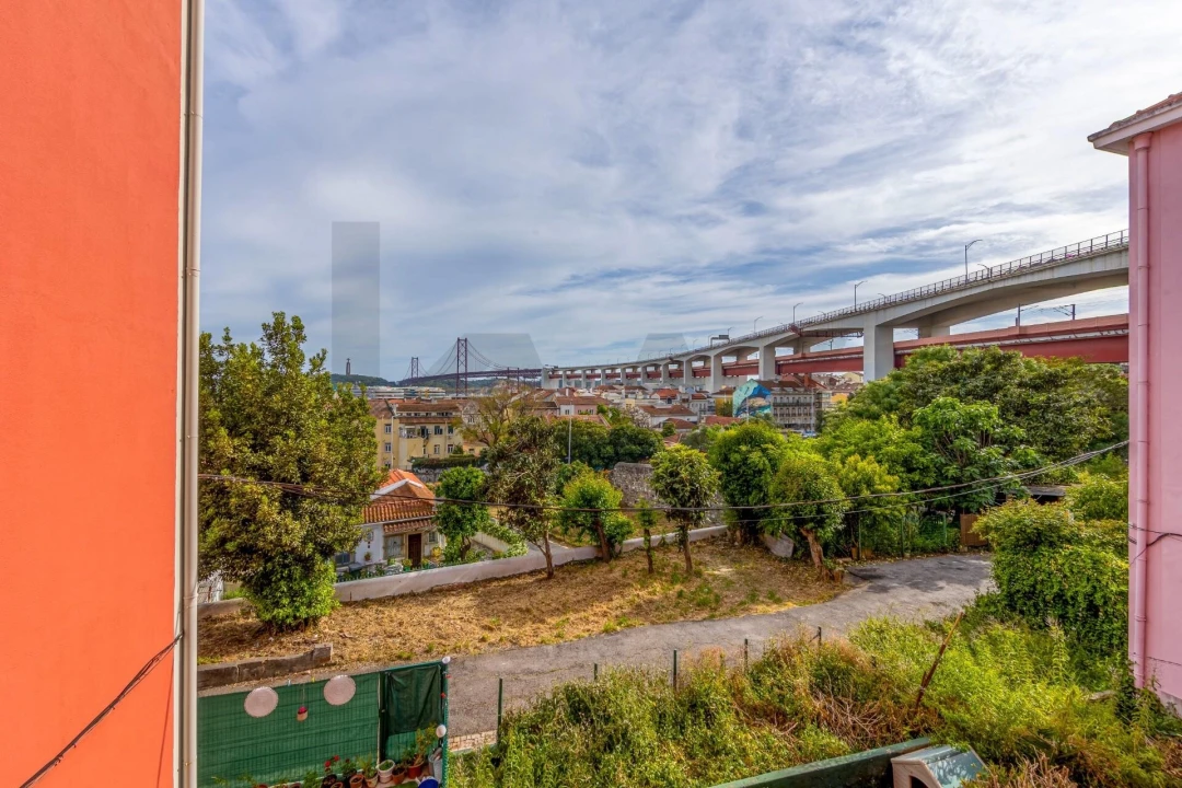 Apartamento T2 para Venda em Alcantara Foto 1