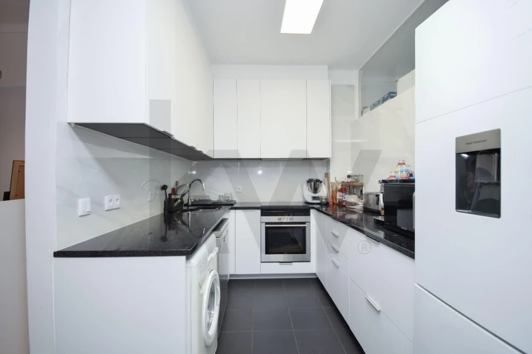 Apartamento T2 para Arrendamento em Lumiar Foto 7