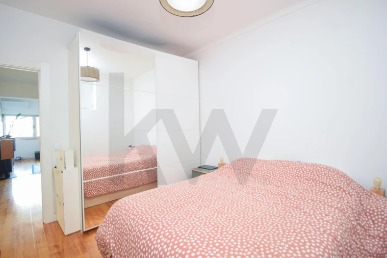 Apartamento T2 para Arrendamento em Lumiar Foto 5