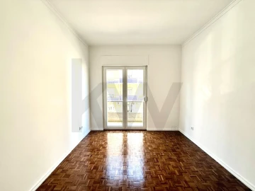 Apartamento T2 para Arrendamento em Romeira e Várzea