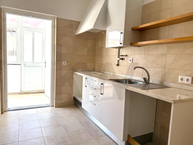 Apartamento T2 para Arrendamento em Romeira e Várzea Foto 5