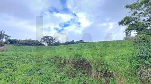 Terreno para Venda em Achada