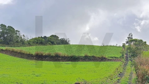 Terreno para Venda em Achada