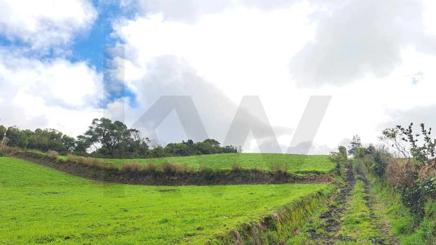 Terreno para Venda em Achada Foto 6