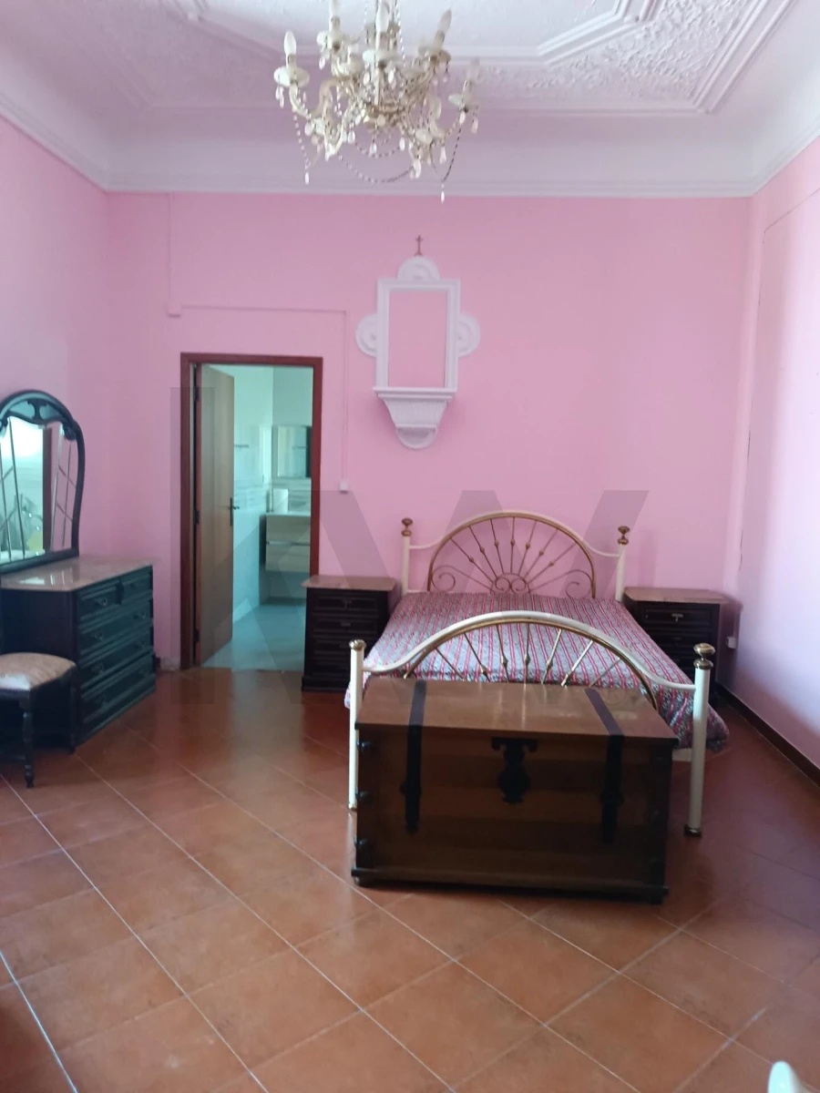 Moradia T4 para Venda em Selmes Foto 11