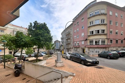 Apartamento T3 para Venda em Algés, Linda-A-Velha e Cruz Quebrada-Dafundo