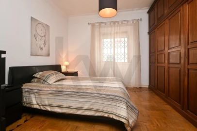Apartamento T3 para Venda em Algés, Linda-A-Velha e Cruz Quebrada-Dafundo