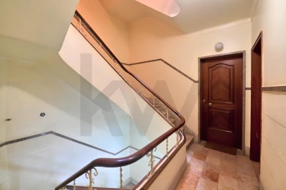 Apartamento T3 para Venda em Algés, Linda-A-Velha e Cruz Quebrada-Dafundo