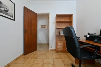 Apartamento T3 para Venda em Algés, Linda-A-Velha e Cruz Quebrada-Dafundo