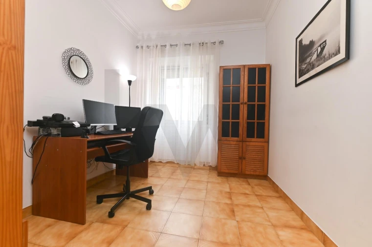 Apartamento T3 para Venda em Algés, Linda-A-Velha e Cruz Quebrada-Dafundo Foto 12